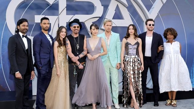 the gray man cast