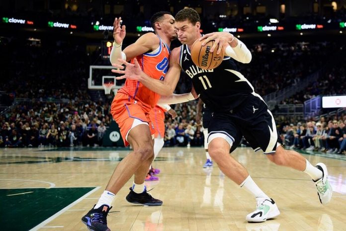 Milwaukee Bucks set franchise record with eighth straight win to start season