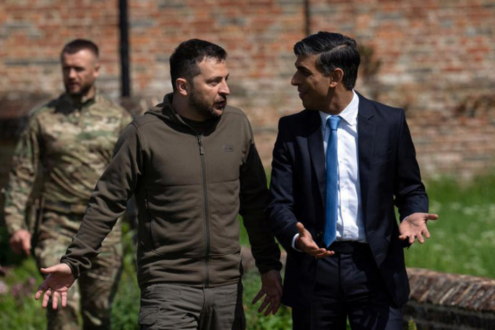 Rishi Sunak hosts Ukraine's President Zelenskiy at Chequers