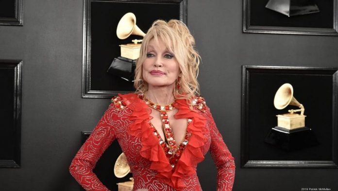 Dolly Parton’s Partnership During Distress