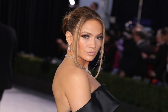 Jennifer Lopez Is Coming With A New Music With Maluma